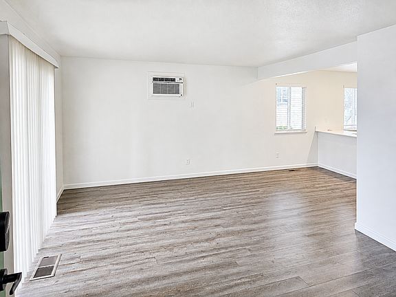 5th image of 80-90 Burns St #80-B