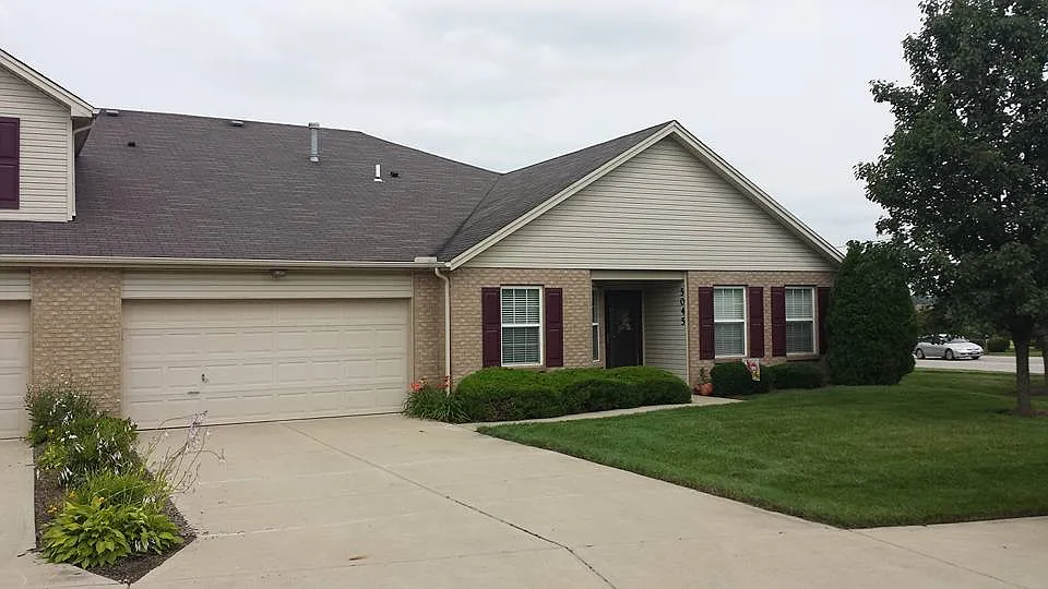 5045 Twin Lakes Cir photo 1