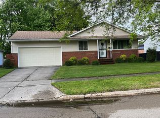 6687 Crenshaw Dr, Parma Heights, OH 44130