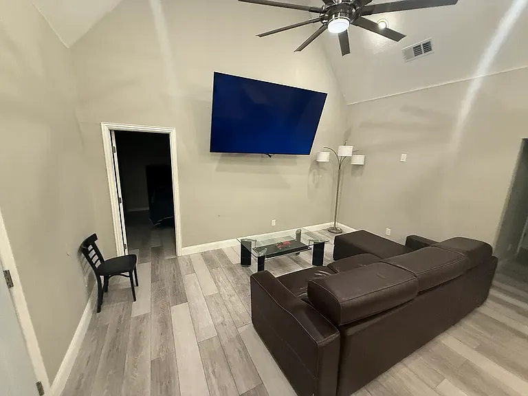 6008 Eastland St — Photo 9