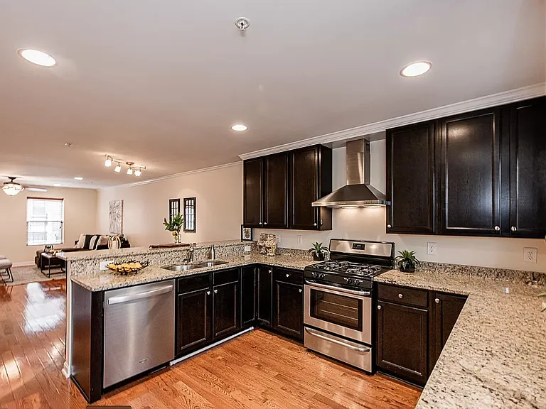 4618 Dillon Pl — Photo 10