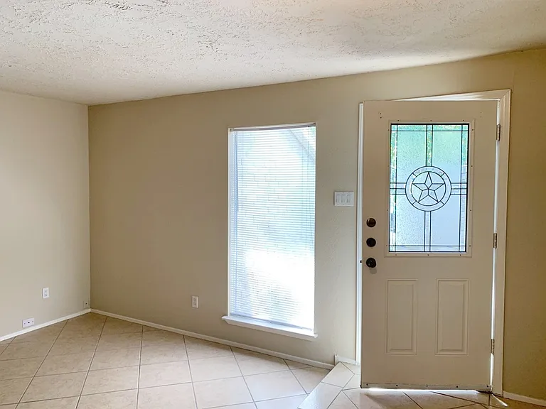 17138 Cutter Way — Photo 2