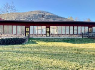 216 E 1st St N, Big Stone Gap, VA 24219