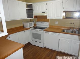 2254 Tower Ct, Woodbury, MN 55125