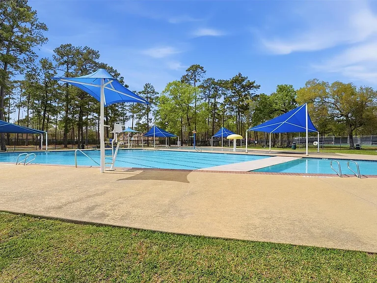 16810 Deck Ct — Photo 35