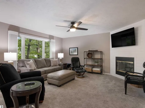 3994 Sherwood Forest Dr #29, Traverse City, MI 49686