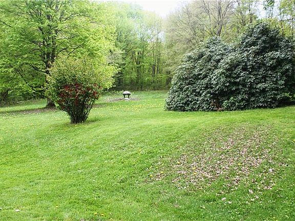 4th image of 218 Glenford Dr