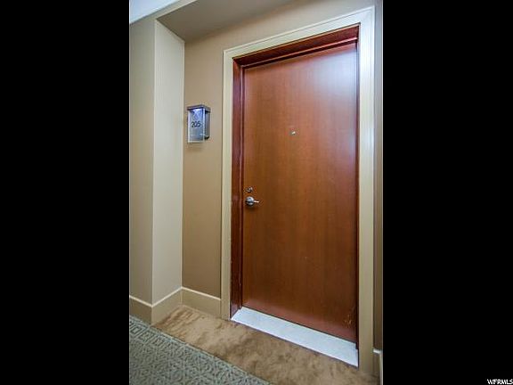 4th image of 55 W Southtemple St #205