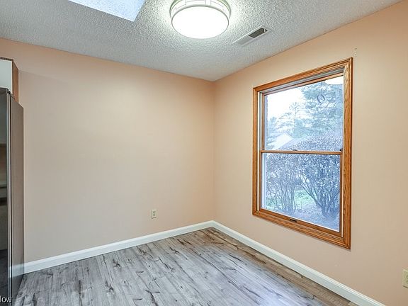 5th image of 1700 Rock Hill Ln
