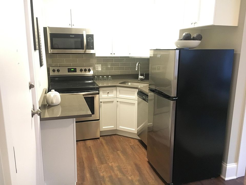 1st image of 815 W Lakeside Ave #702