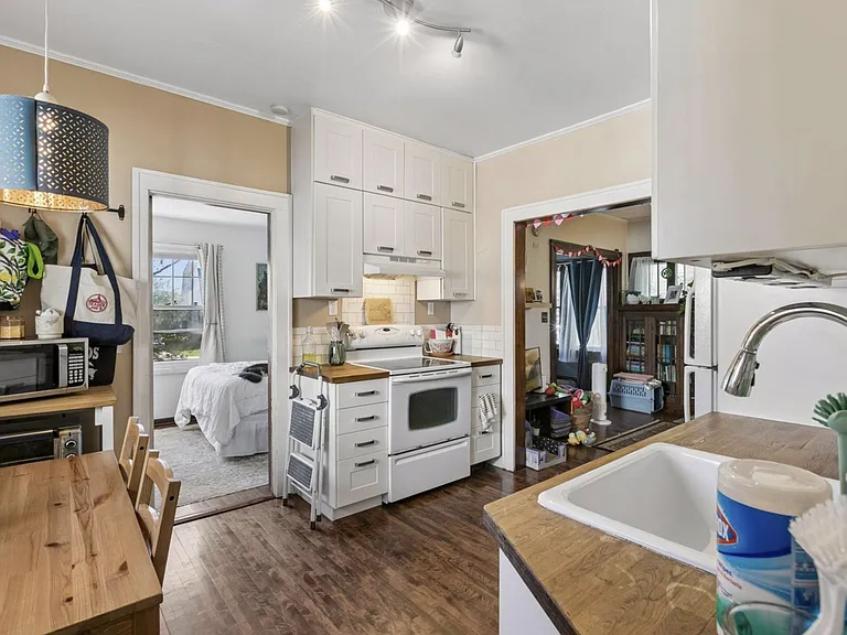 1919 Como Ave SE #1 — Photo 7