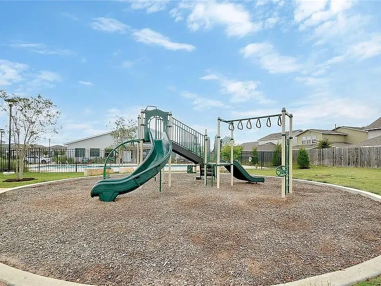 8214 Cottage Rose Dr — Photo 35
