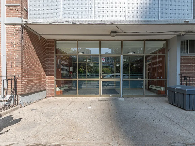 230 Oak St — Photo 39