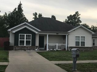 8810 Woodpointe Blvd, Louisville, KY 40219