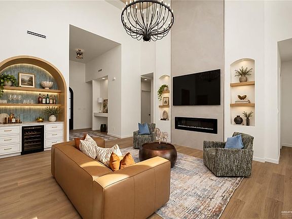 5th image of 1210 Spanish Oak St