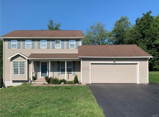 15 Tupelo Dr, Oswego, NY 13126