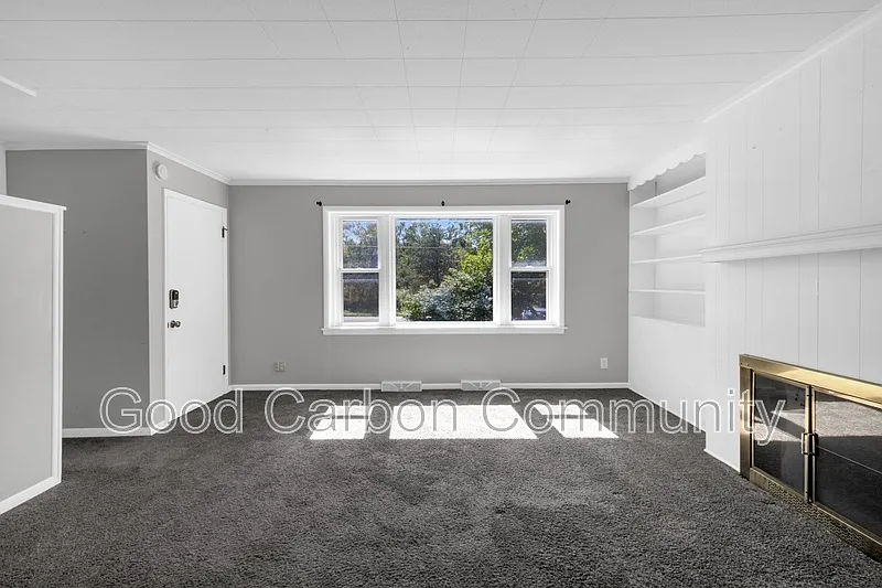 3 bed, 1.0 bath, $1,395 — Photo 2