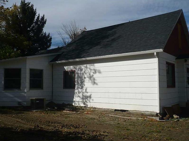 2nd image of 204 S 4th St