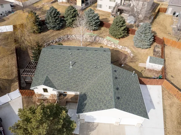 3200 Tarry Town Pl, Bismarck, ND 58503