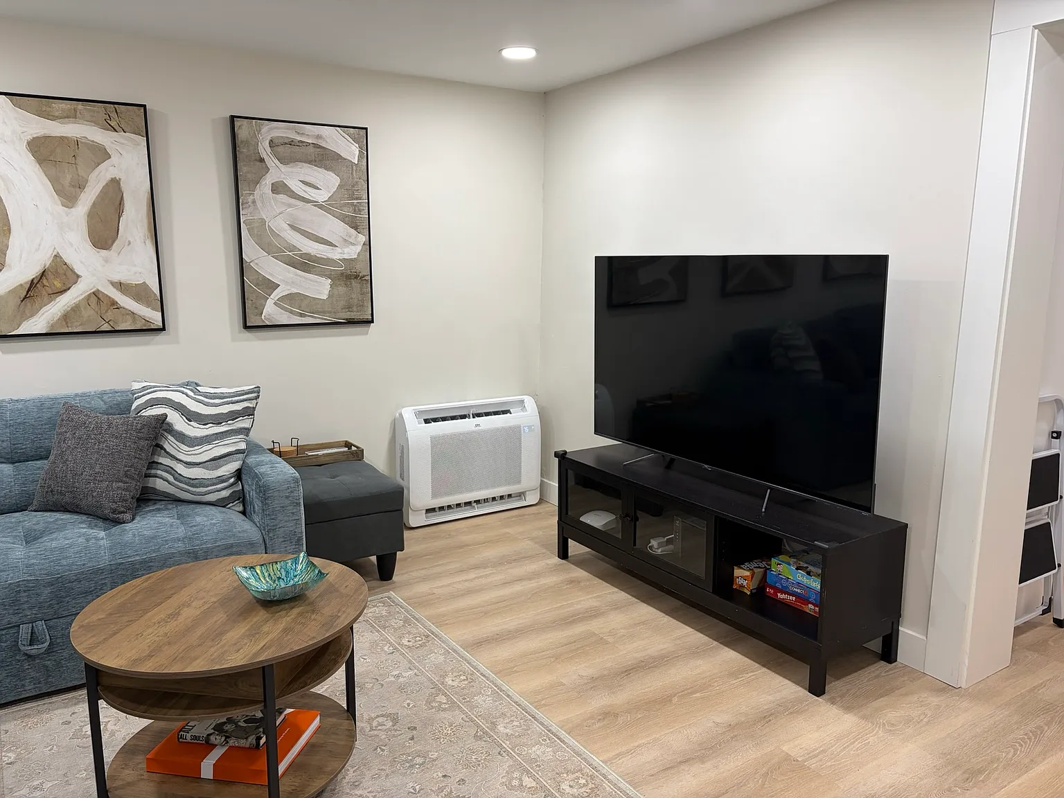 2 bed, 1000 sqft, $3,600 — Photo 3