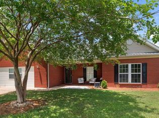 112 Designer Cir, Dothan, AL 36303