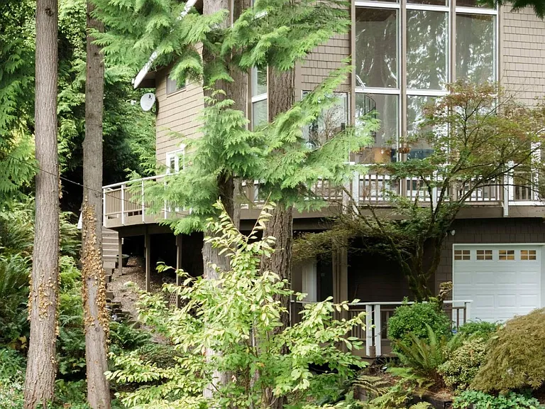 2041 W Lake Sammamish Pkwy SE — Photo 15