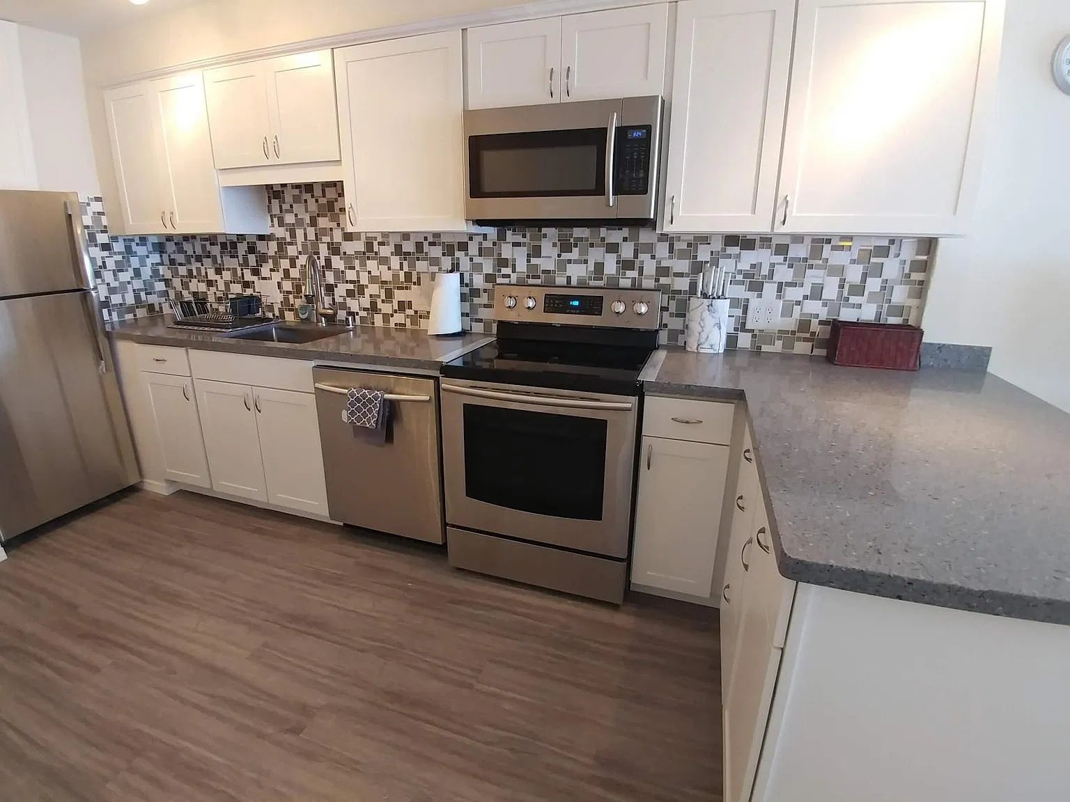 222 Kaiulani Ave — Photo 4