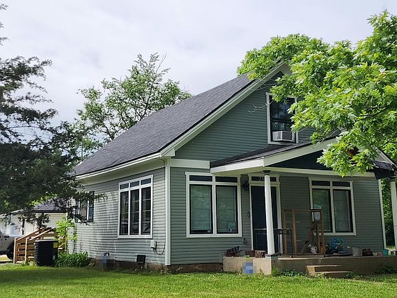 3rd image of 2300 W Calhoun St