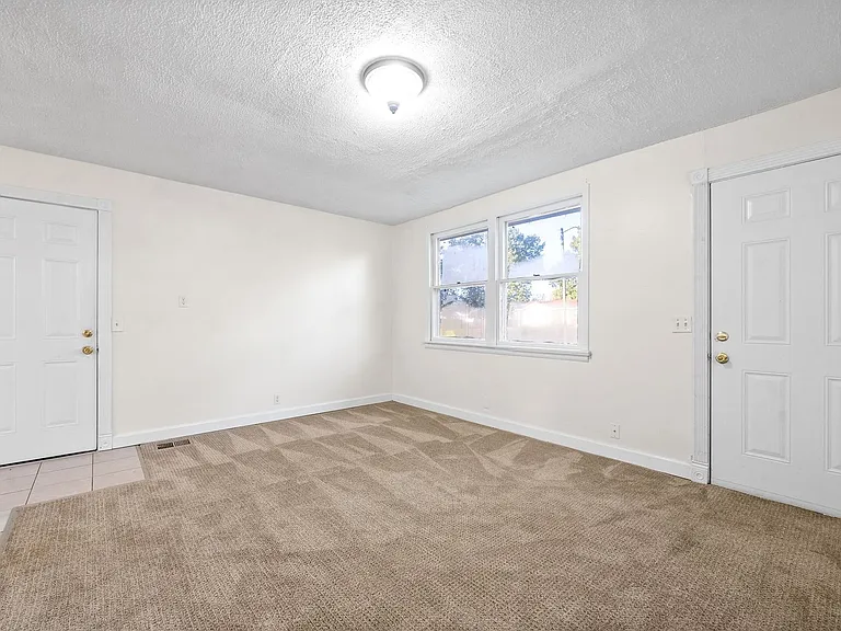1509 Nichols Dr — Photo 5