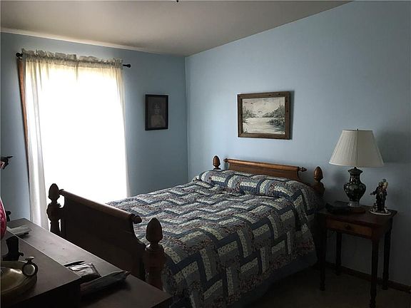 4th image of 9731 Songbird Ln
