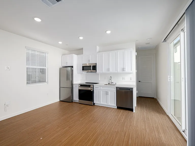Glen at Fontana Homes — Photo 10