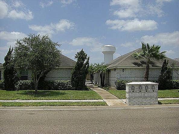 1st image of 917 Stonehaven Blvd