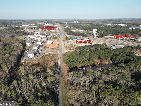 3rd image of 446 Hull Rd