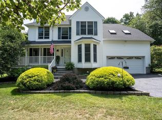 7 Robinson Garden Dr, Wappingers Falls, NY 12590
