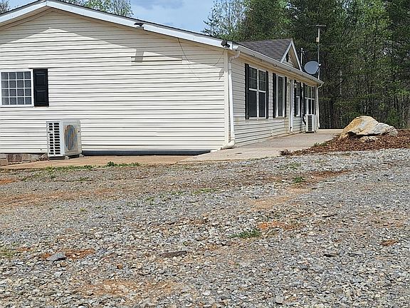 3rd image of 719 Adams Rd