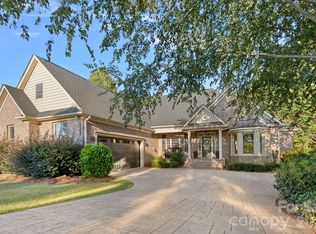 2504 Stoneview Ct, Denver, NC 28037