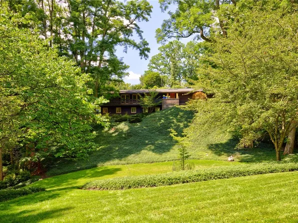 3 Hardwood Hill Rd, Pittsford, NY 14534