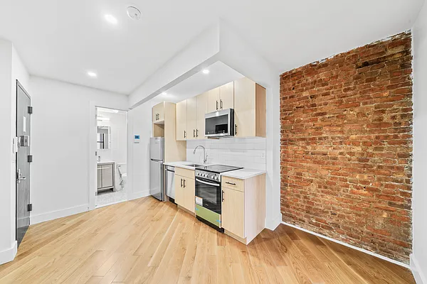 Rented by Vector New York, LLC | media 8