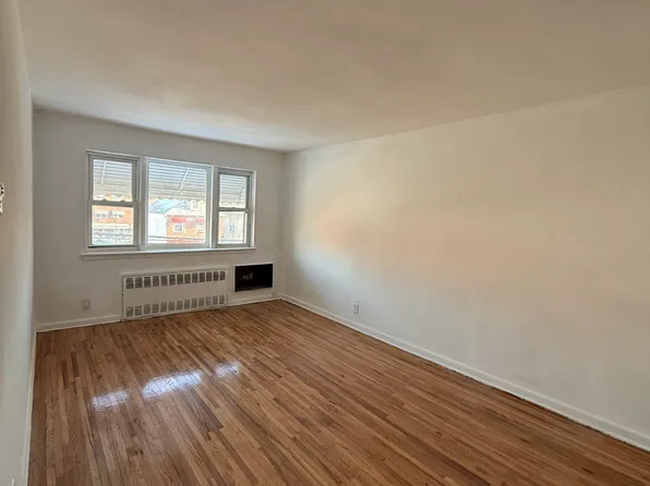 160 28th Avenue image 1 of 7