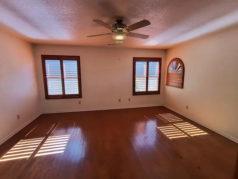 8071 Livorna Way — Photo 15