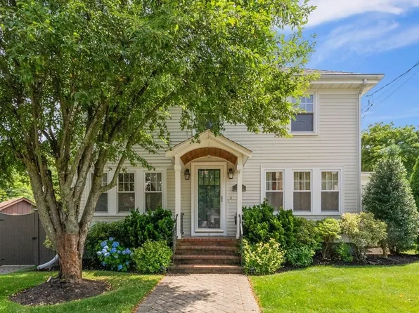 1111 Brook Rd, Milton, MA 02186