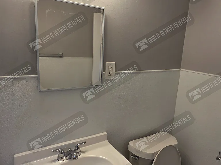 14757 Wilfred St — Photo 20