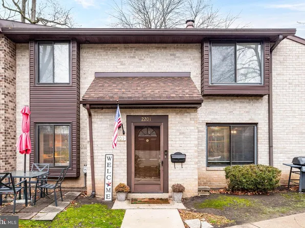2201 Aspen Cir, Springfield, PA 19064