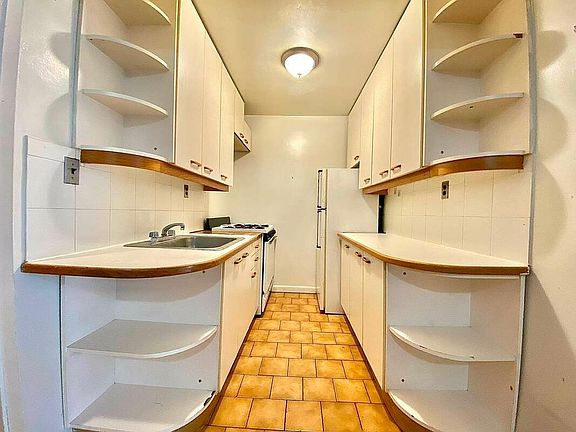 5th image of 246 W 102nd St #3AA