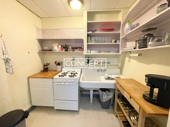 24 Phillips St, Boston, MA