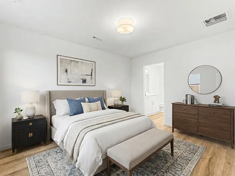 1534 N Claire St — Photo 4