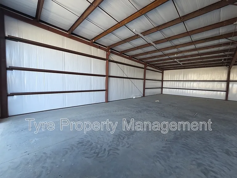 3945 Lee St #20 — Photo 9