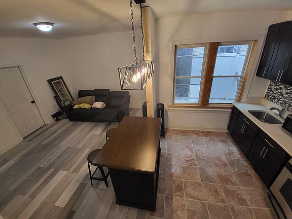 4th image of 18510 Hillside Ave #2R