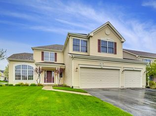39W797 Schoolhouse Ln, Geneva, IL 60134