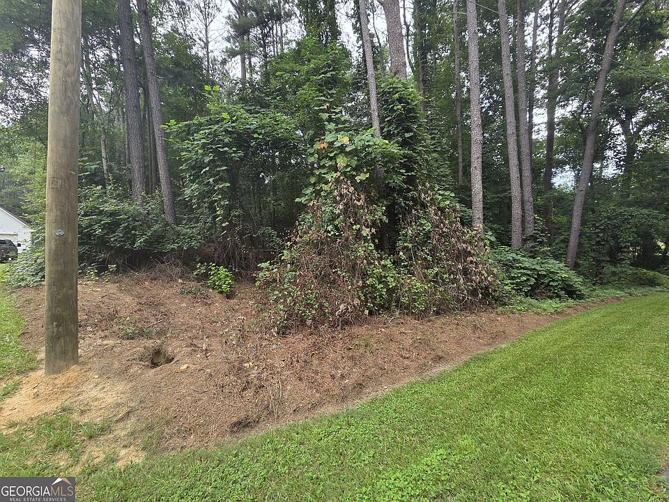 1st image of 690 Northlake Cir